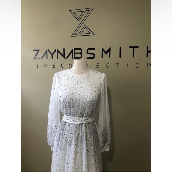 White Beaded dress with belt - Picture 2 of 10